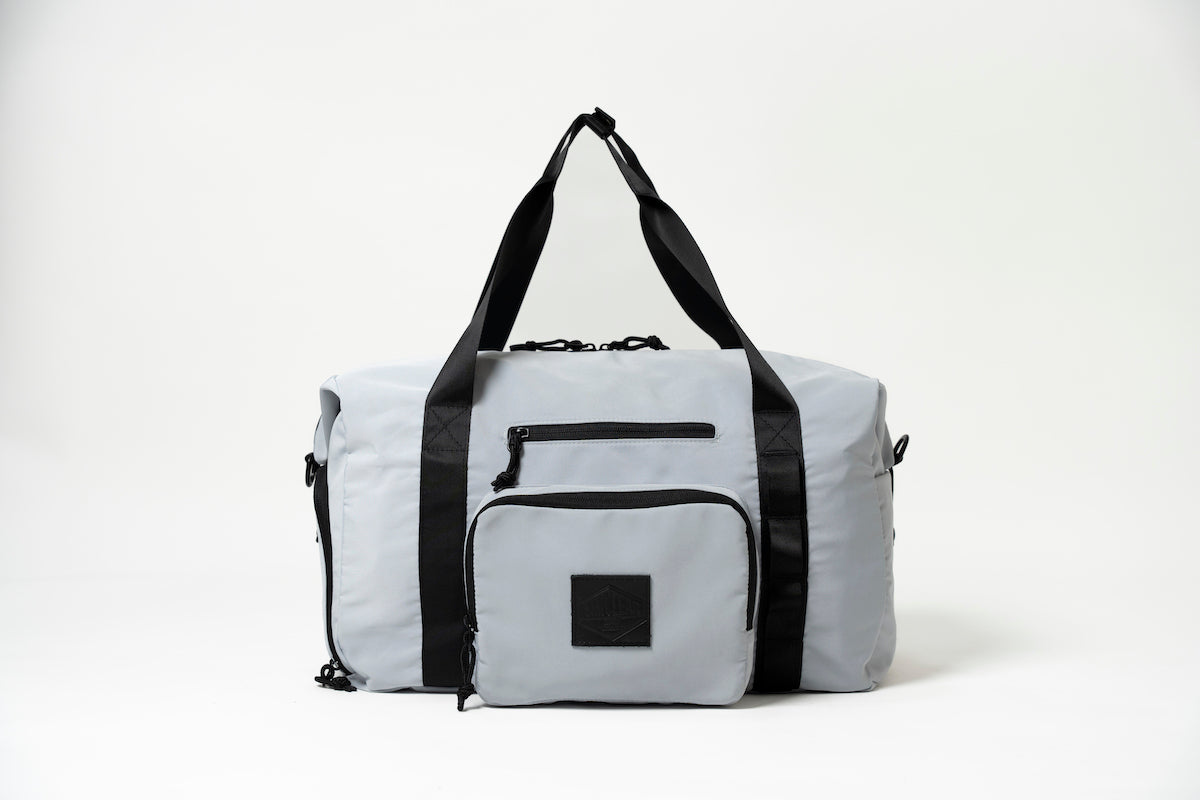 都会派ビジネスマンの相棒、多機能”FOLDING DUFFLE”でスマートアップ