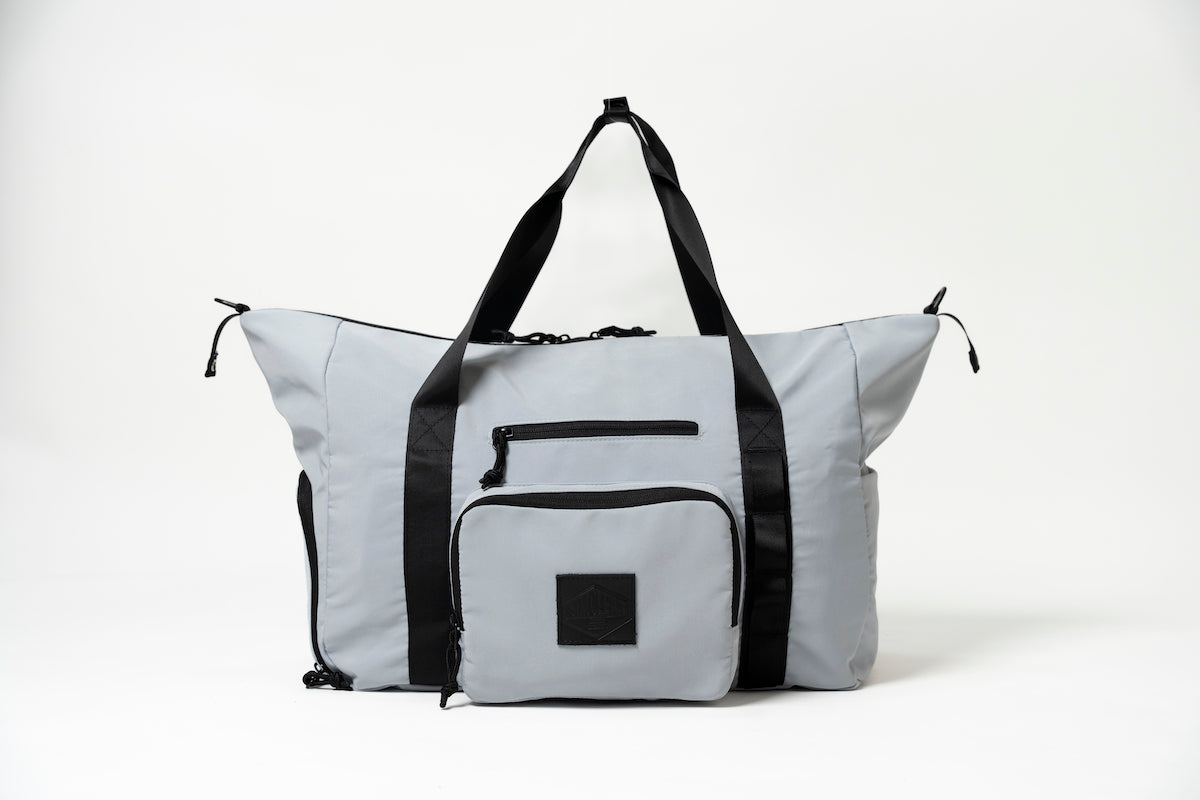 都会派ビジネスマンの相棒、多機能”FOLDING DUFFLE”でスマートアップ