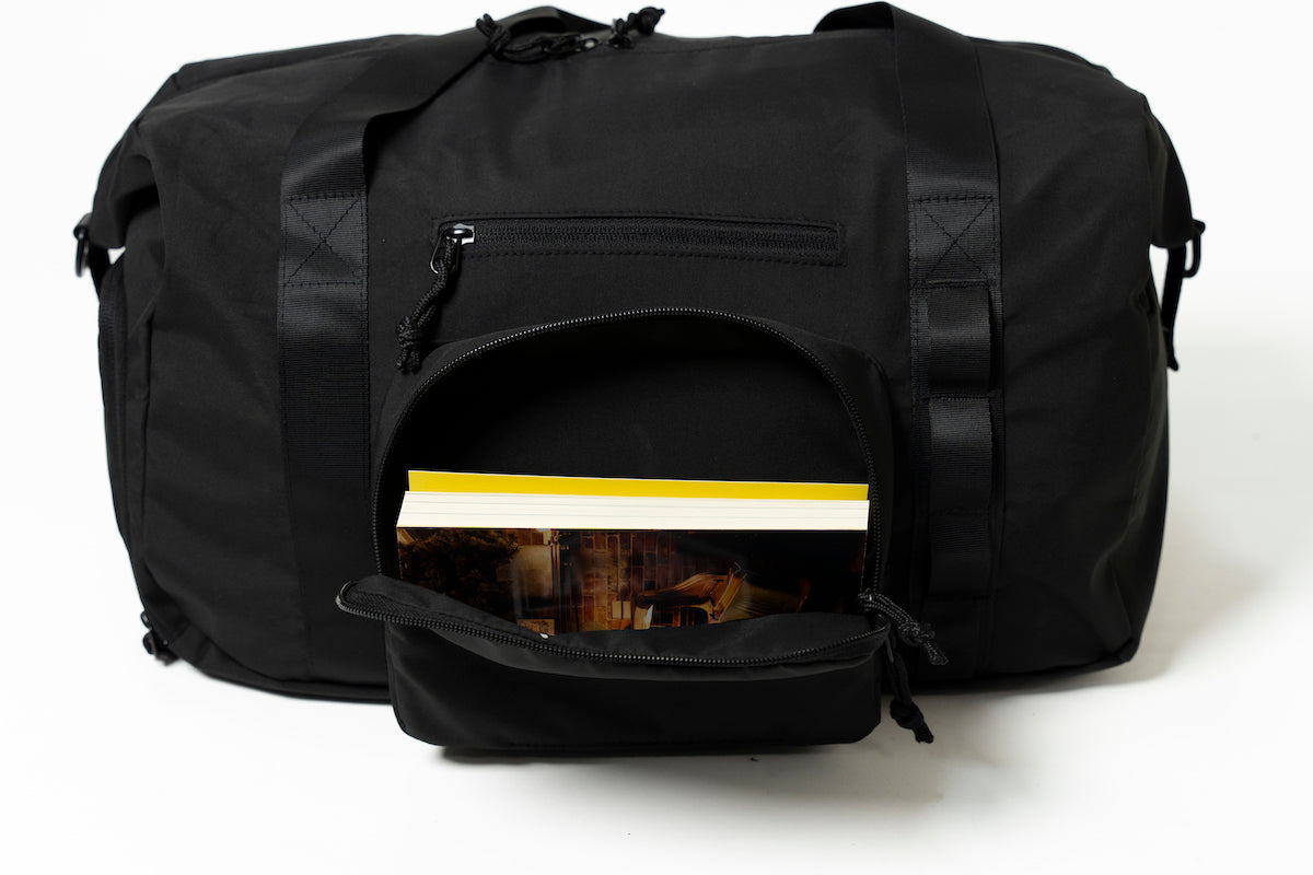 都会派ビジネスマンの相棒、多機能”FOLDING DUFFLE”でスマートアップ
