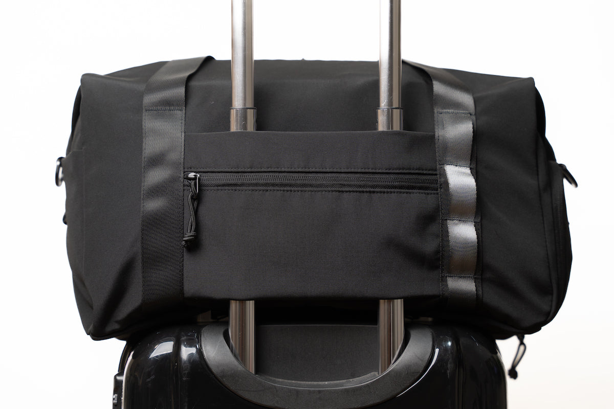 都会派ビジネスマンの相棒、多機能”FOLDING DUFFLE”でスマートアップ