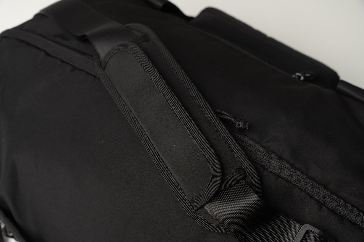 都会派ビジネスマンの相棒、多機能”FOLDING DUFFLE”でスマートアップ