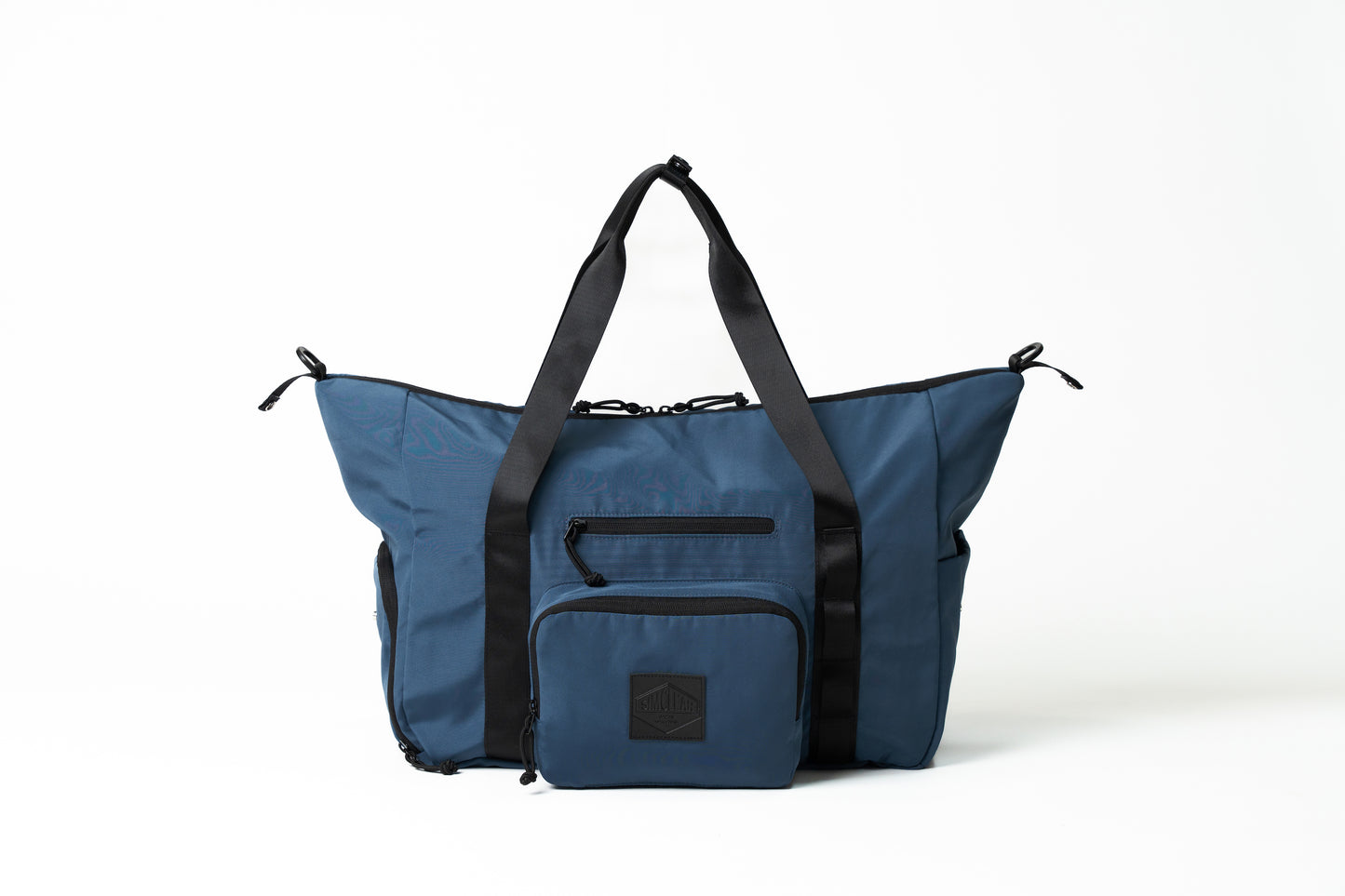 都会派ビジネスマンの相棒、多機能”FOLDING DUFFLE”でスマートアップ