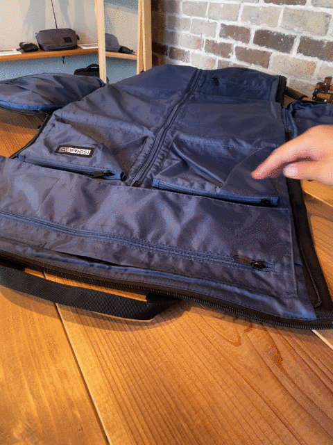 TRAVELLER2.0と一般的なスーツの入るボストンバッグとの違い